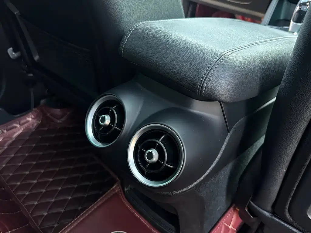 Alfa Romeo Stelvio — миниатюра 10