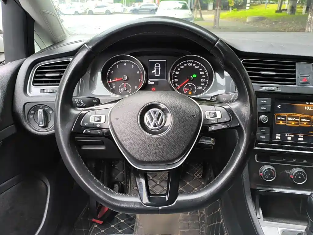 Volkswagen Golf — миниатюра 11