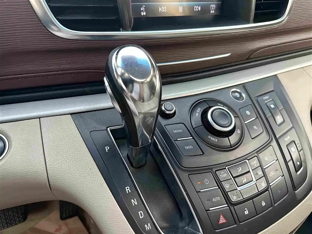 Buick GL8 — миниатюра 14