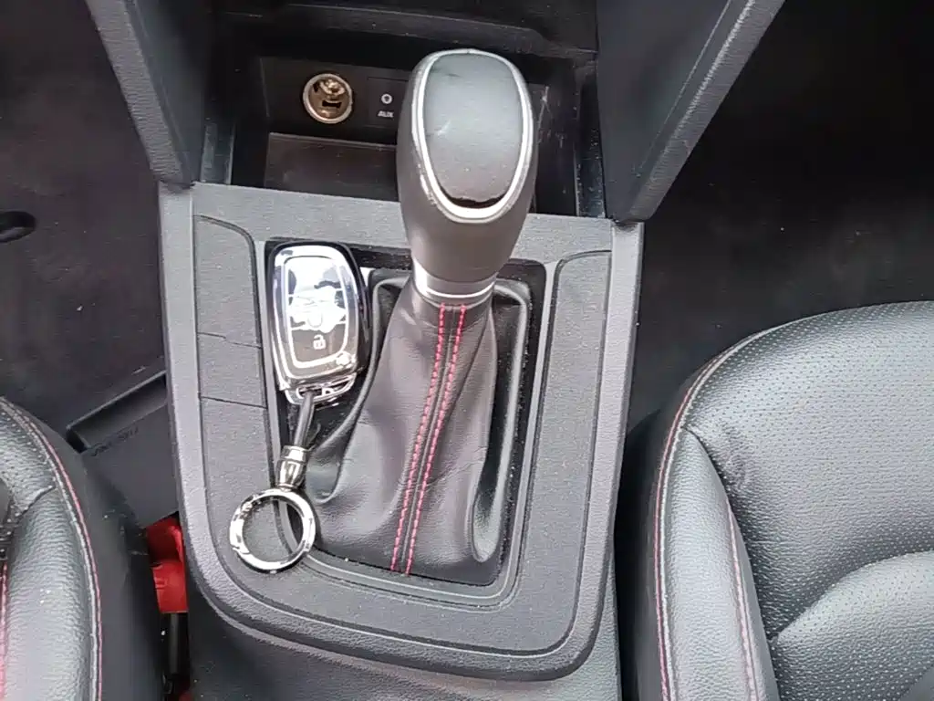 Hyundai Elantra — миниатюра 14