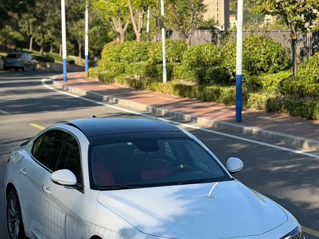 Alfa Romeo Giulia — миниатюра 5