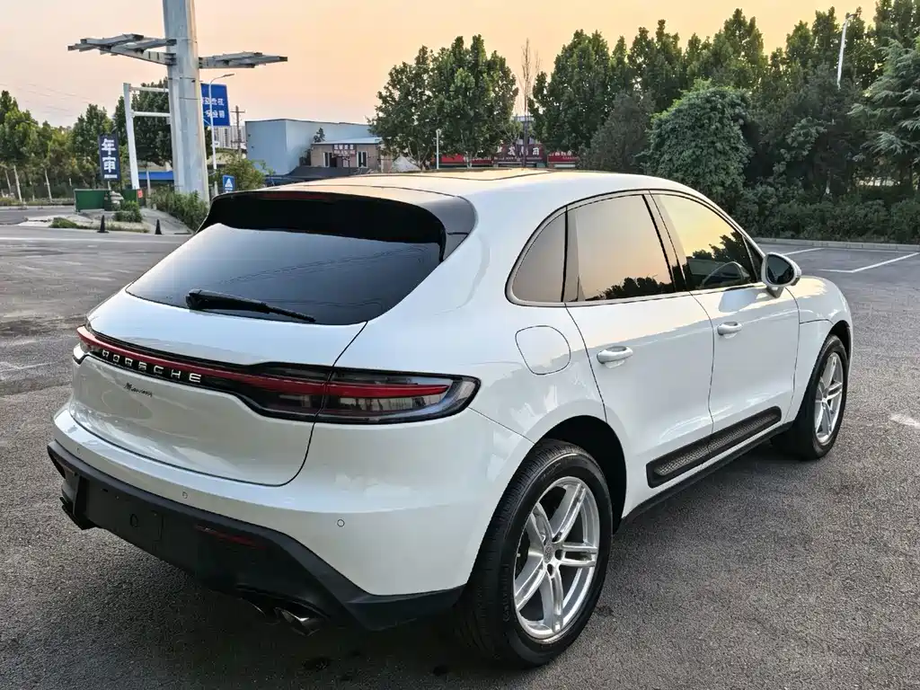 Porsche Macan — миниатюра 5