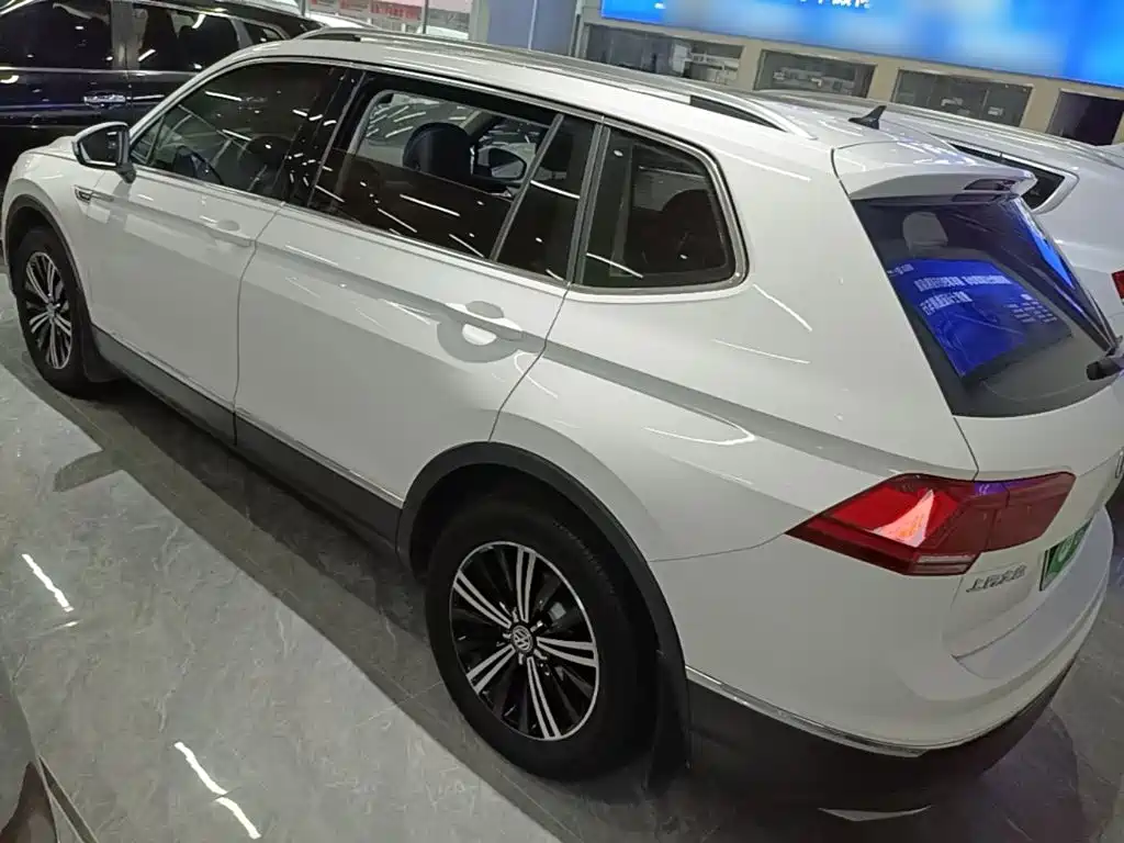 Volkswagen Tiguan L — миниатюра 5