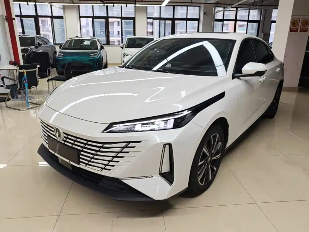 Changan Eado — миниатюра 2