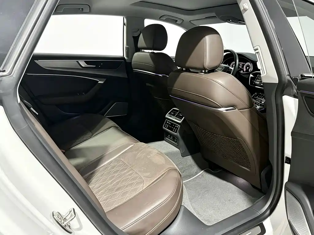 Audi A7L — миниатюра 7