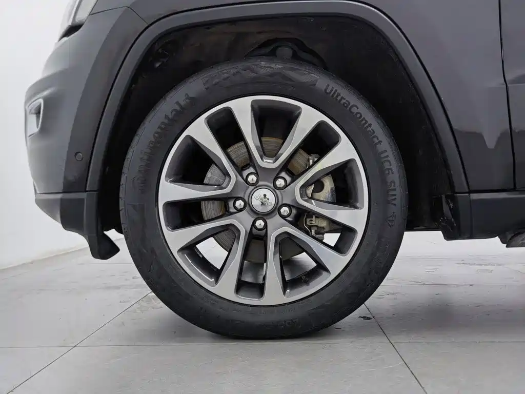 Jeep Grand Cherokee (Import) — миниатюра 17
