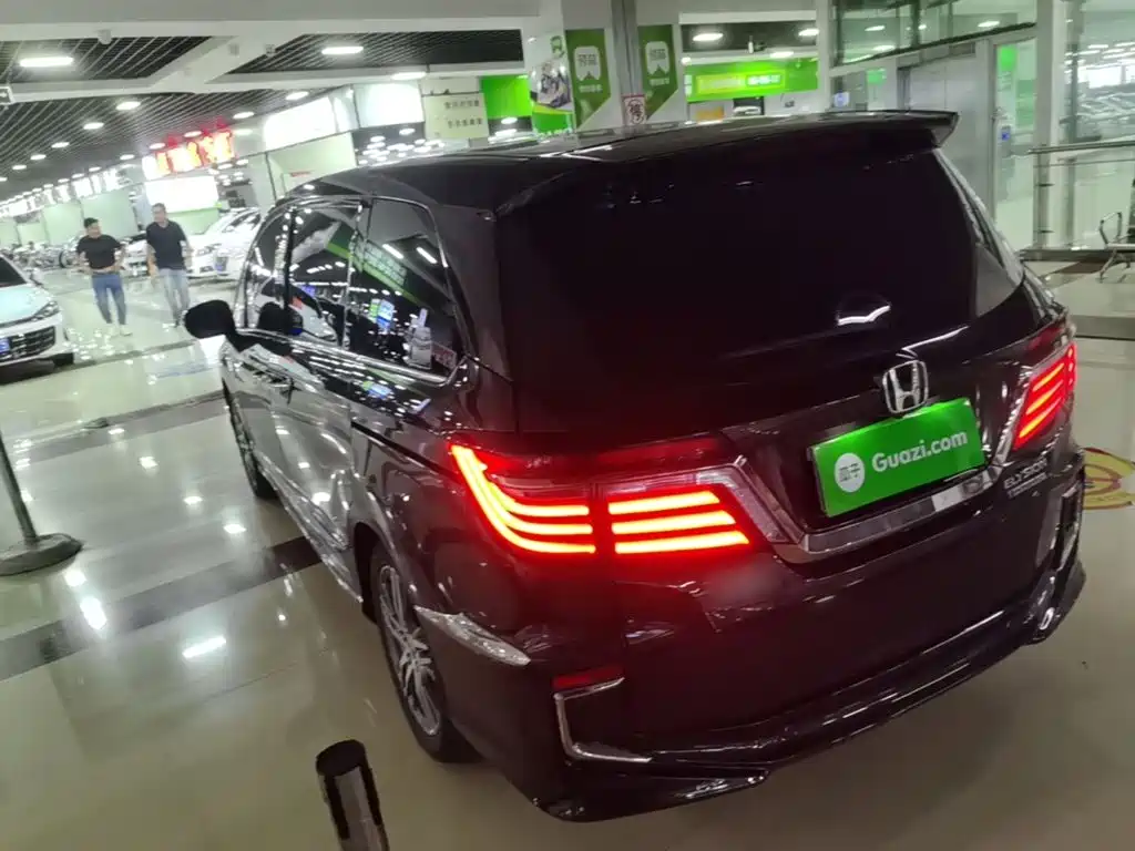 Honda Elysion — миниатюра 5
