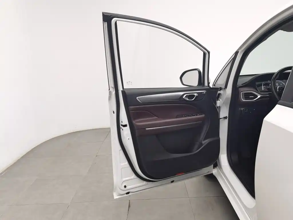 GAC Motor Trumpchi M6 — миниатюра 8