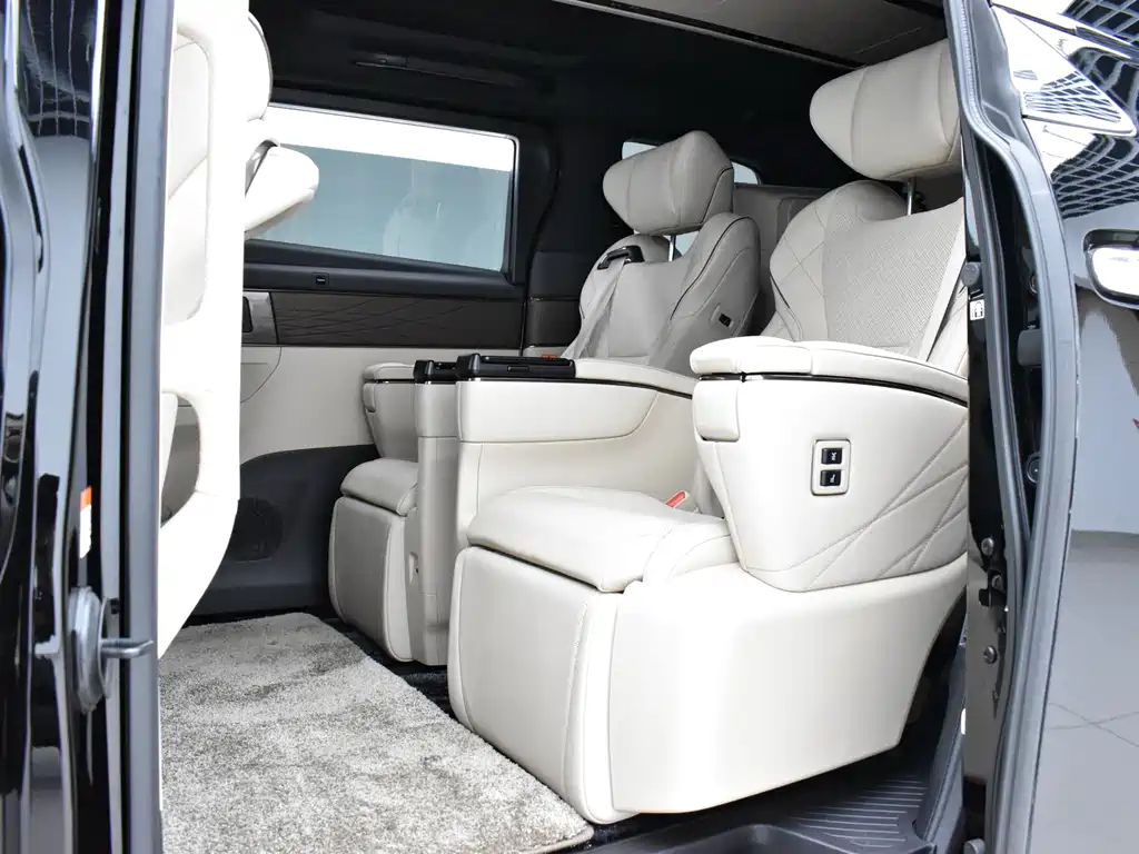 Toyota Vellfire — миниатюра 17