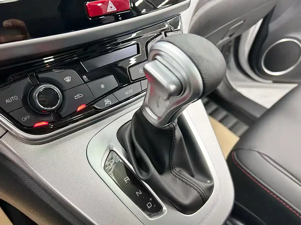 Haval M6 — миниатюра 11
