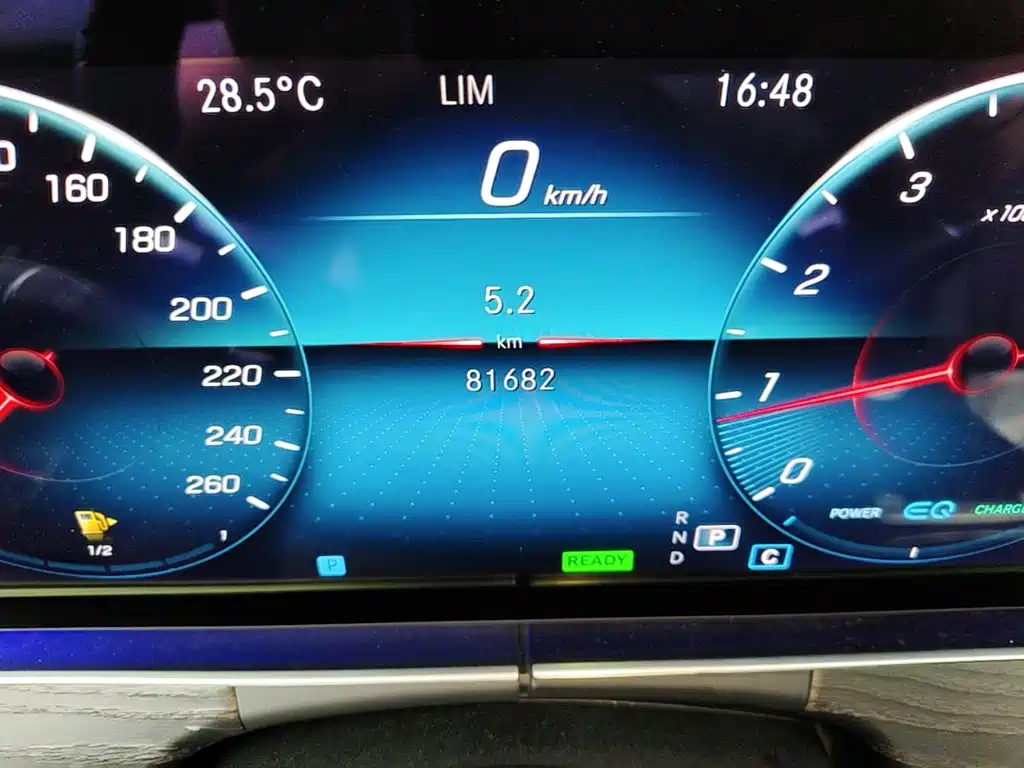 Mercedes-Benz E-Class (Import) — миниатюра 17