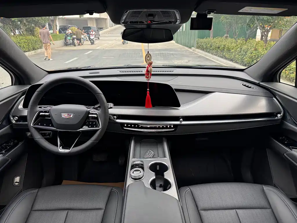 Cadillac XT5 — миниатюра 7