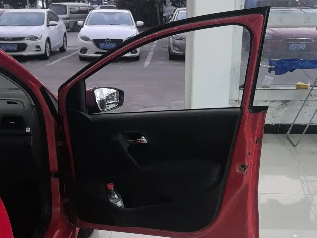 Volkswagen Polo — миниатюра 8