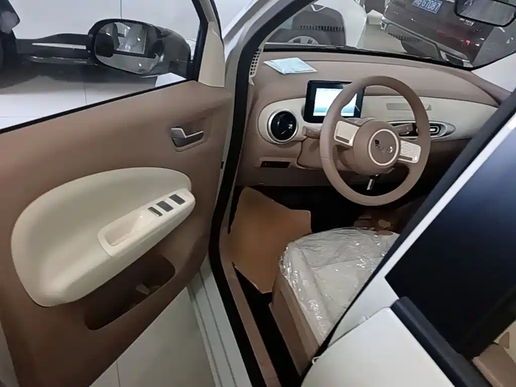 Wuling MINIEV — миниатюра 16