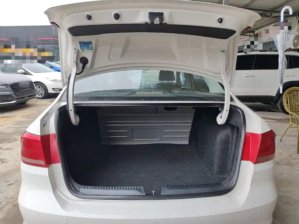 Volkswagen Santana — миниатюра 19