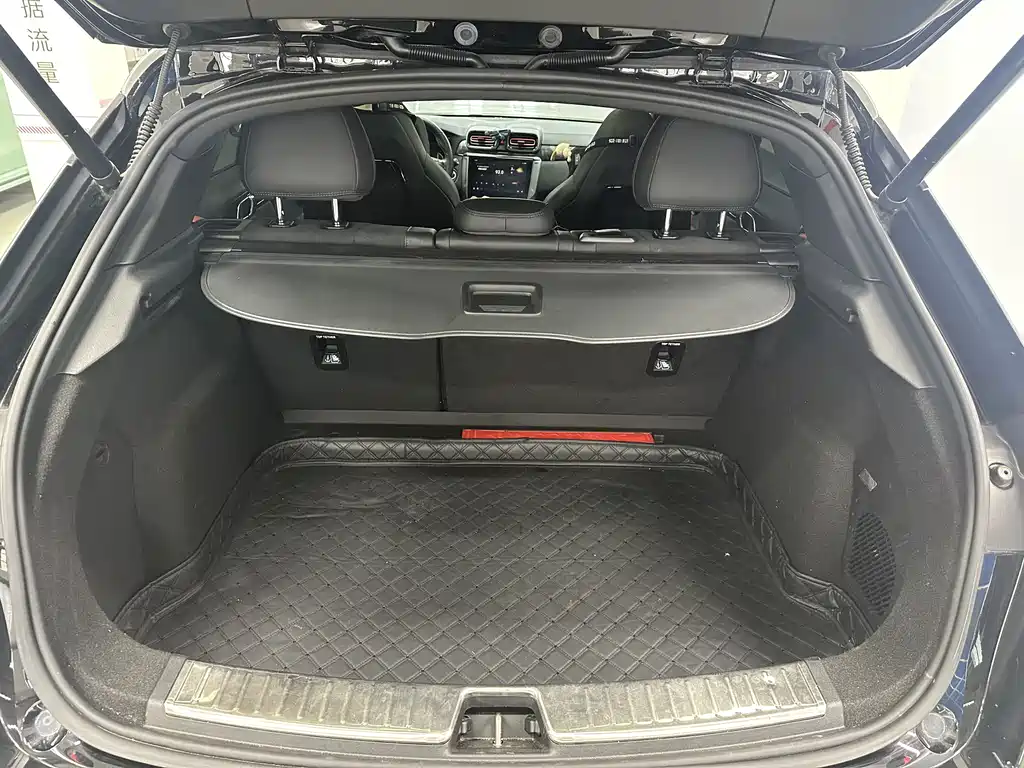 LYNK & CO. 02 HATCHBACK