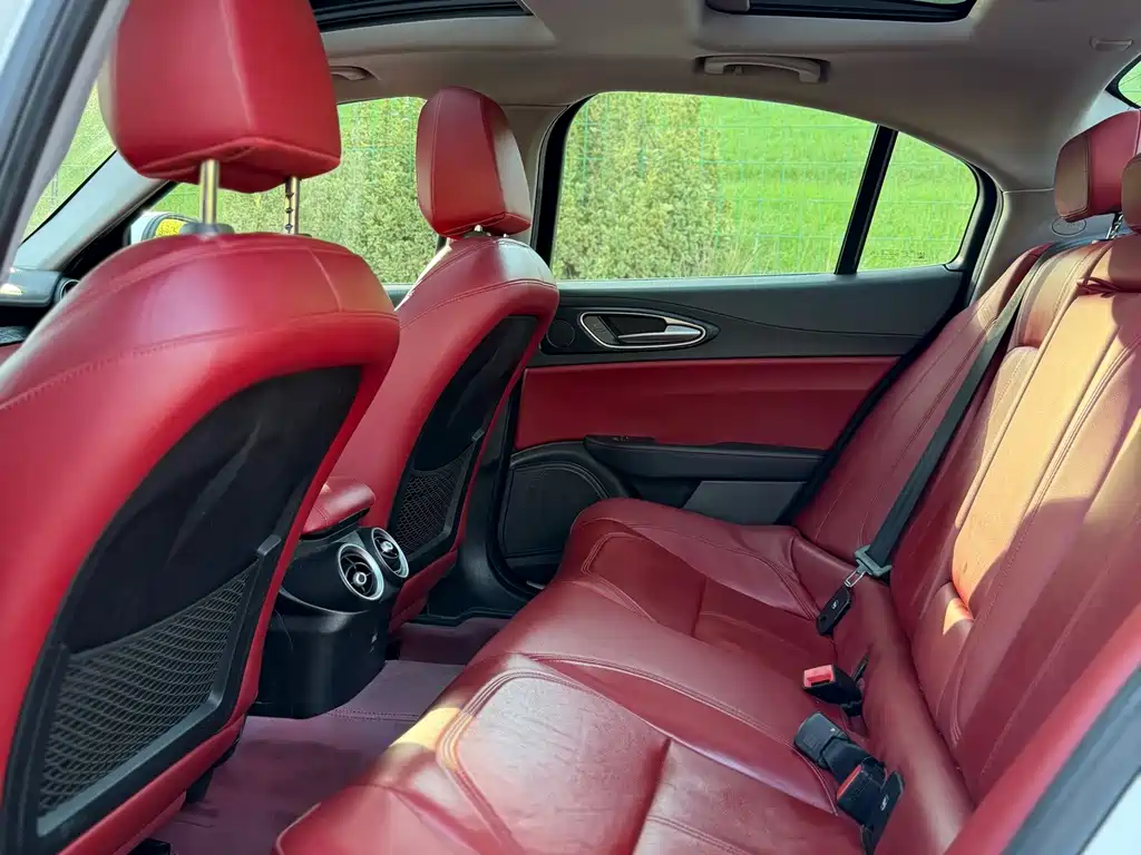 Alfa Romeo Giulia — миниатюра 7