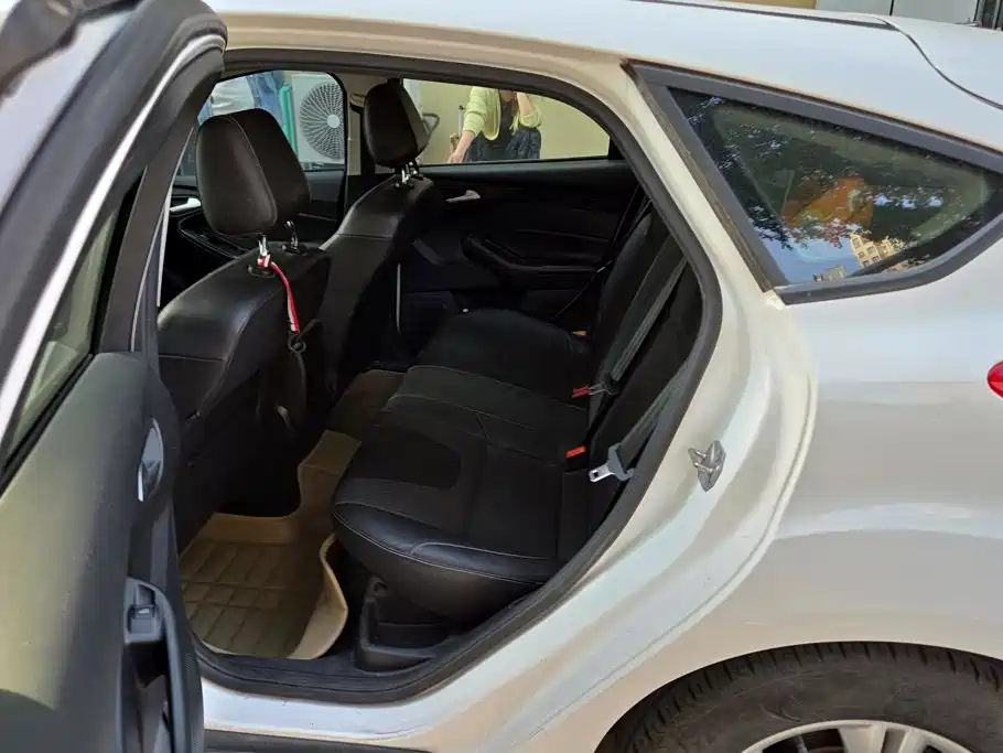 Ford Focus — миниатюра 11