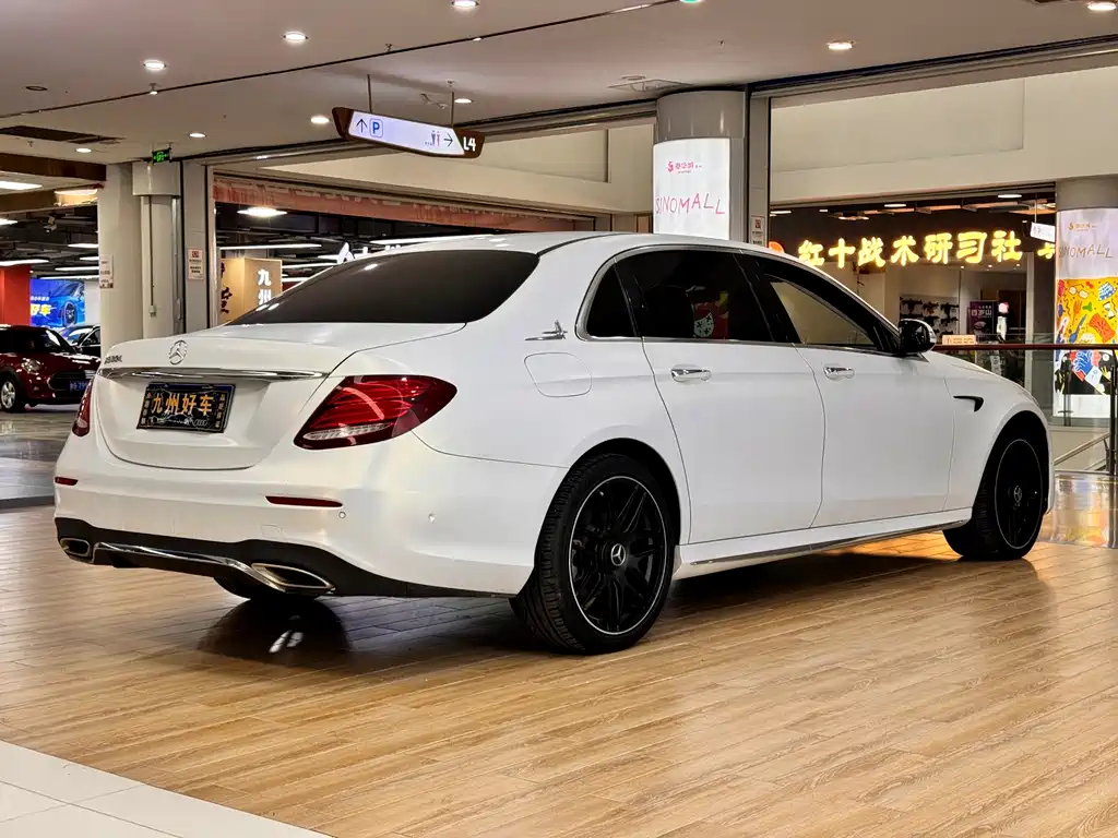 Mercedes-Benz E-Class — миниатюра 8