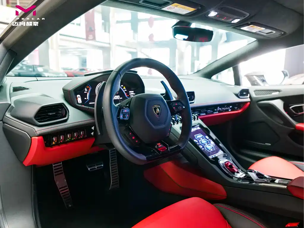 LAMBORGHINI HURACÁN