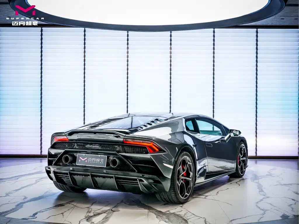 LAMBORGHINI HURACÁN