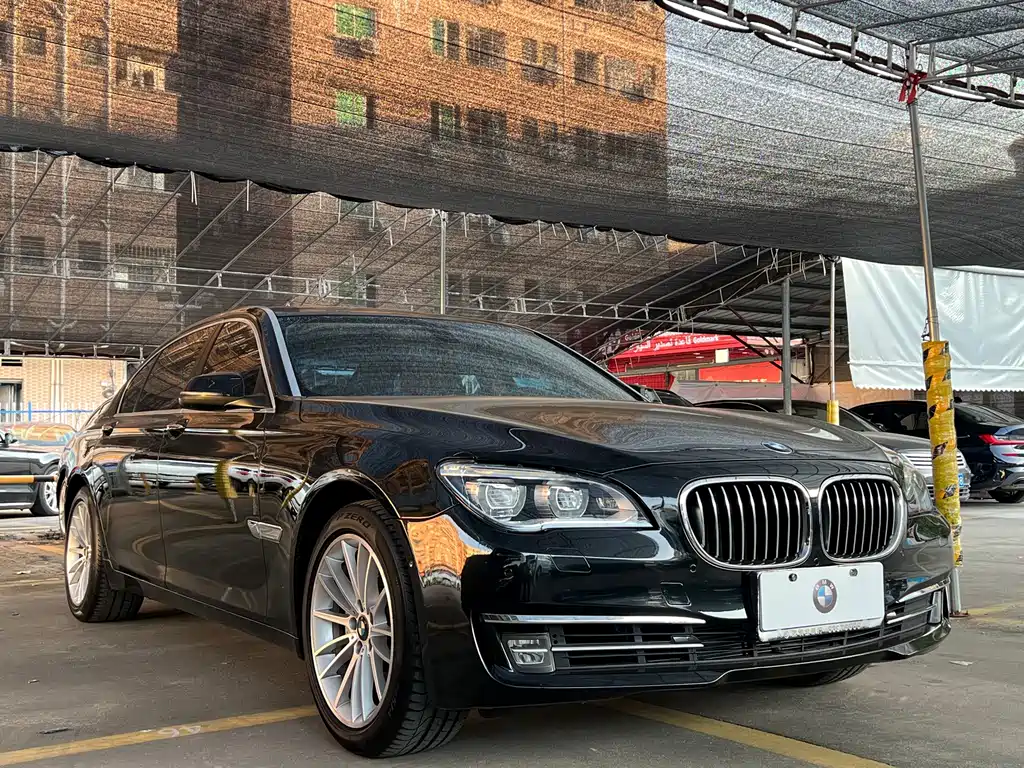 BMW 7 Series — миниатюра 2