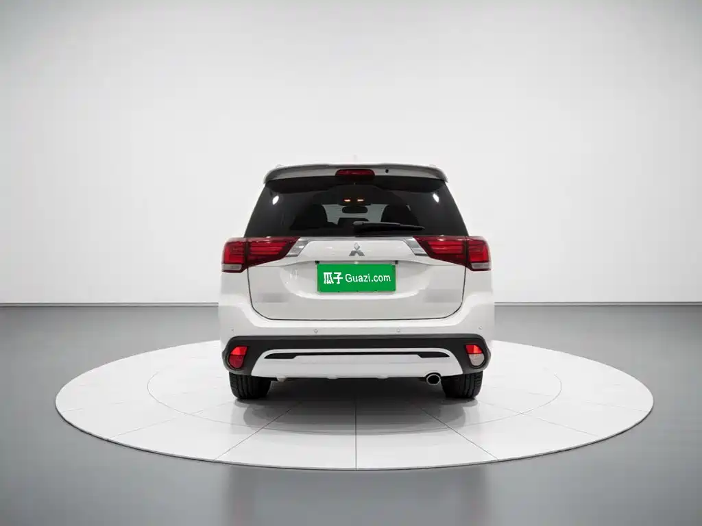 Mitsubishi Outlander — миниатюра 5
