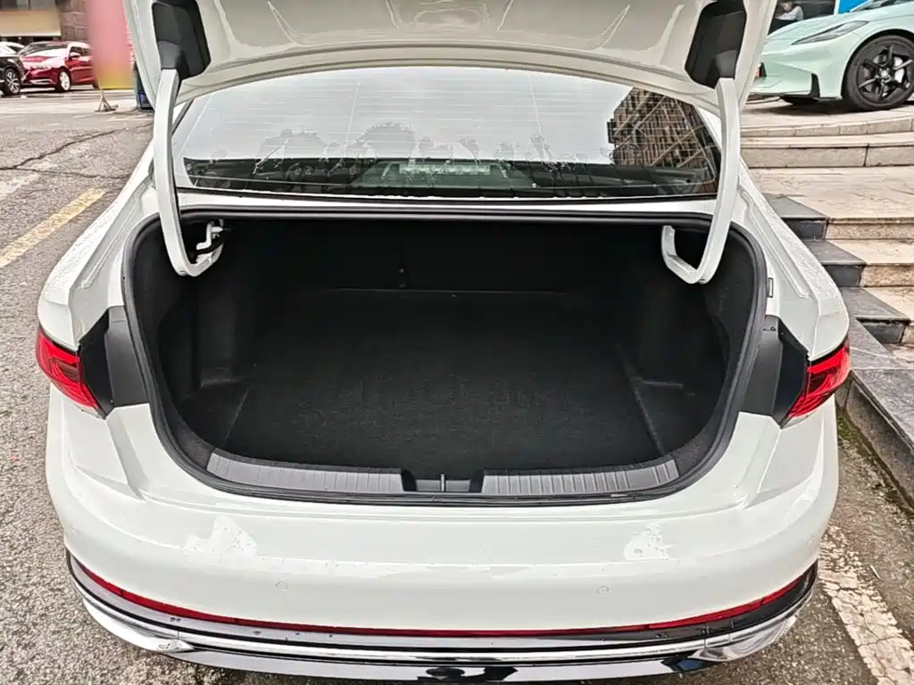 Volkswagen Sagitar — миниатюра 19