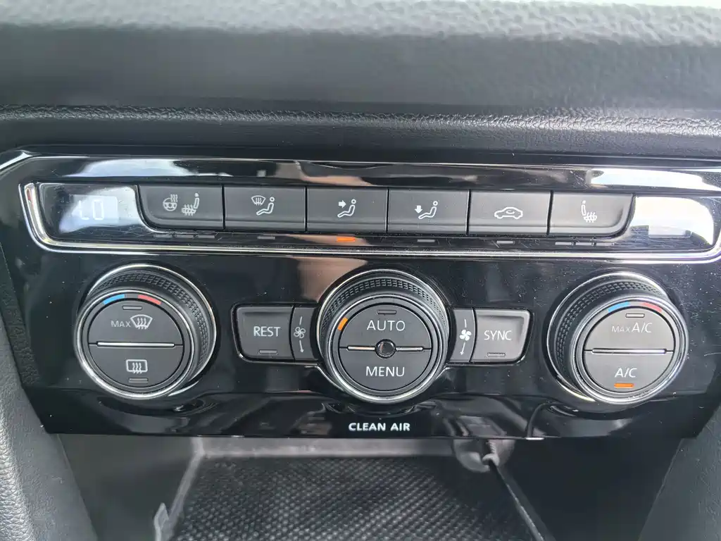 Volkswagen Tiguan L — миниатюра 25