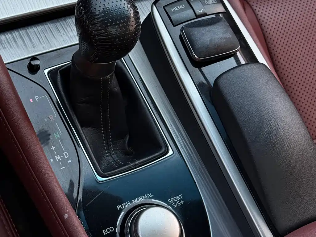 Lexus GS — миниатюра 18