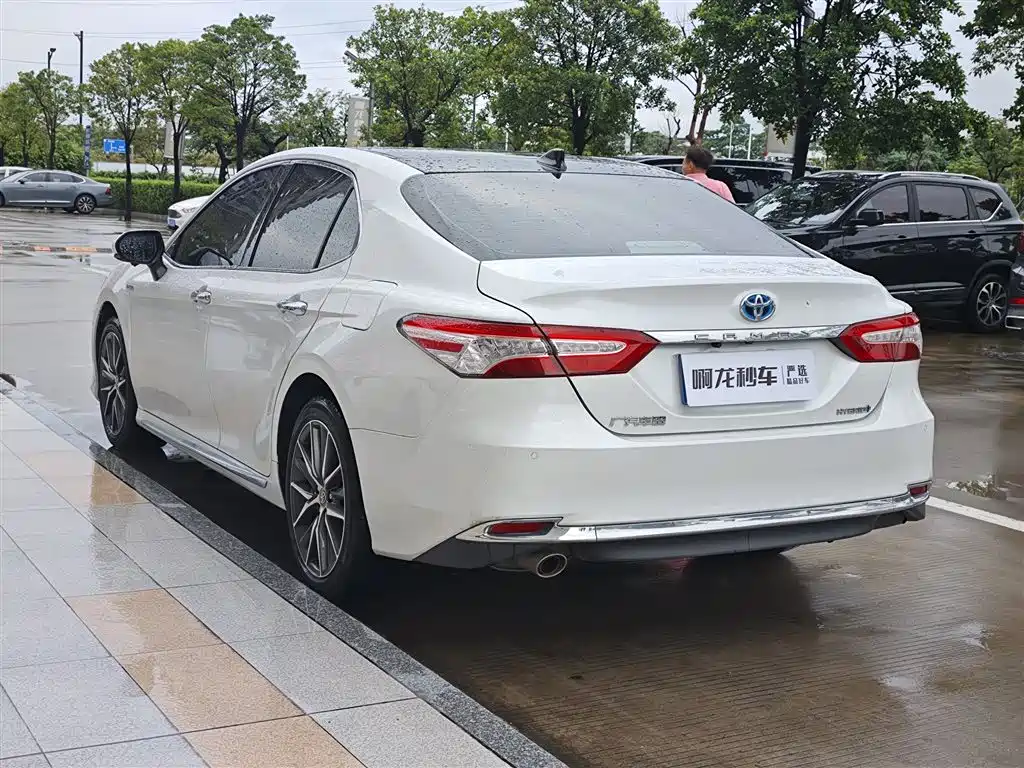 Toyota Camry — миниатюра 7