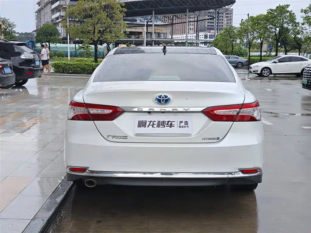 Toyota Camry — миниатюра 8