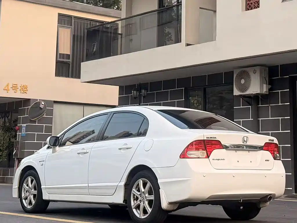 Honda Civic — миниатюра 4