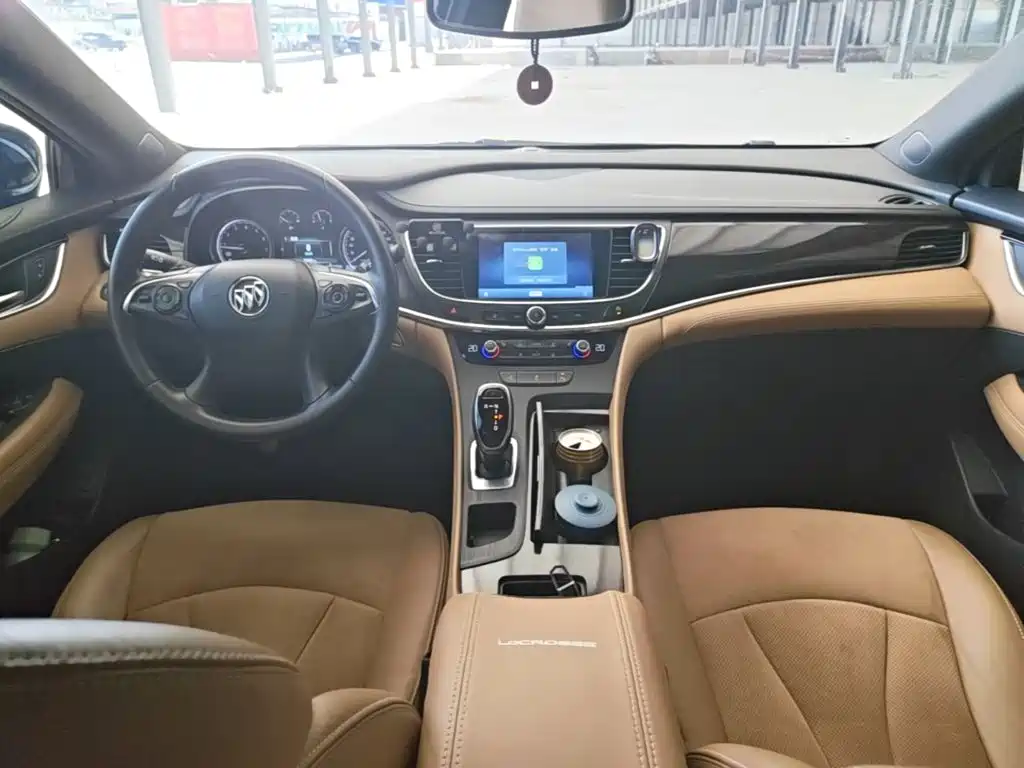 Buick LaCrosse — миниатюра 10