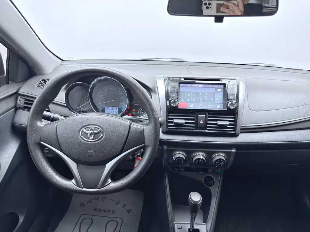 Toyota Yaris L — миниатюра 6