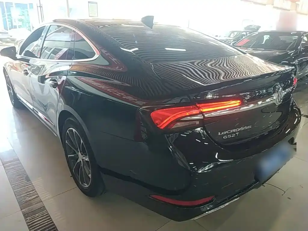 Buick LaCrosse — миниатюра 5