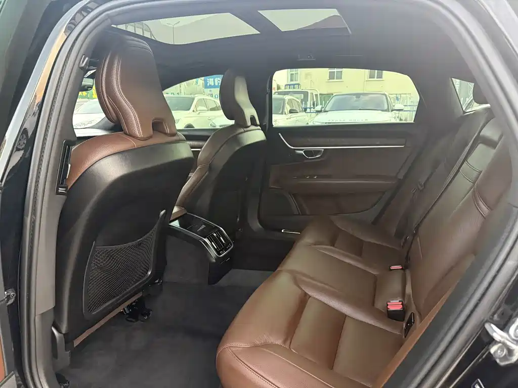 Volvo S90 — миниатюра 4