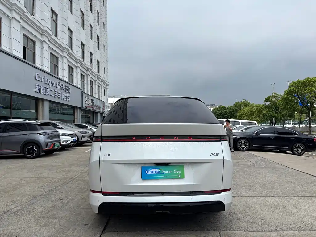 XPeng X9 — миниатюра 6