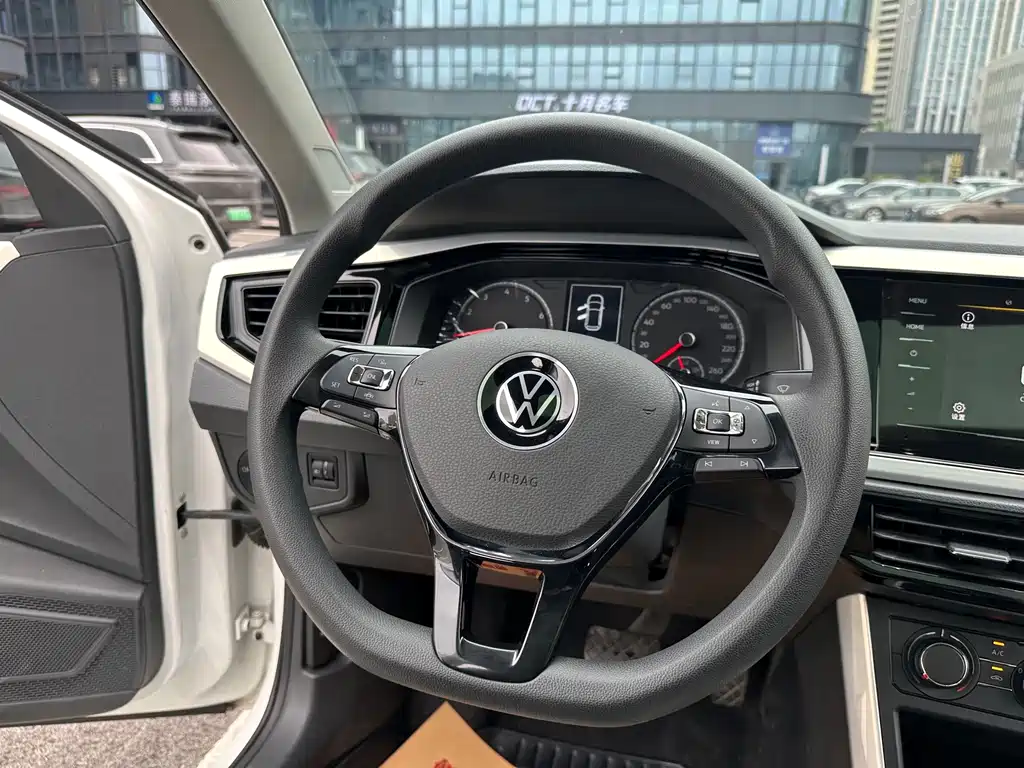 Volkswagen Polo — миниатюра 13