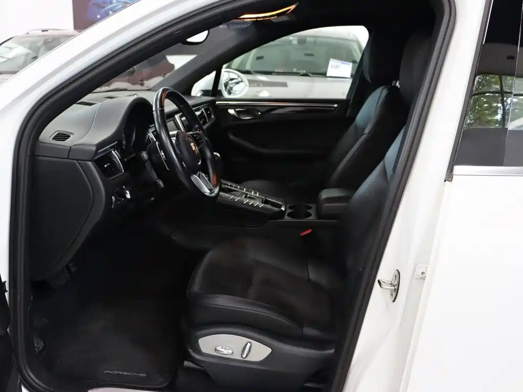 Porsche Macan — миниатюра 4