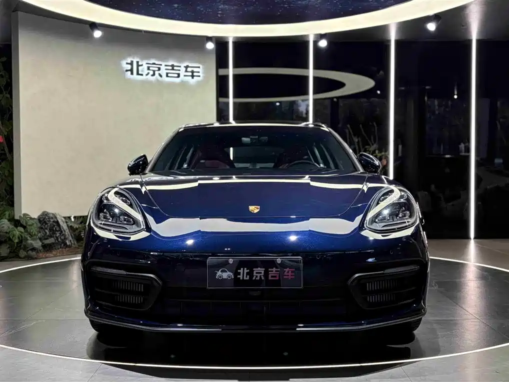 Porsche Panamera 2021