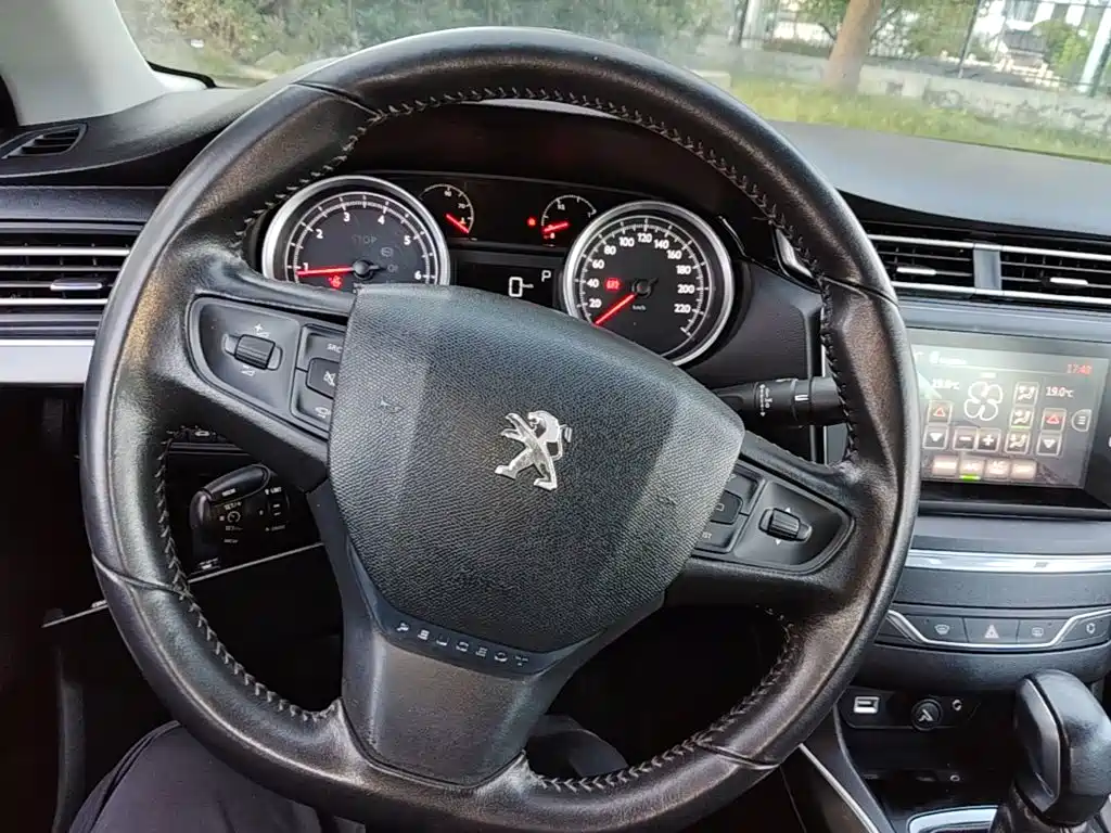 Peugeot 408 — миниатюра 11