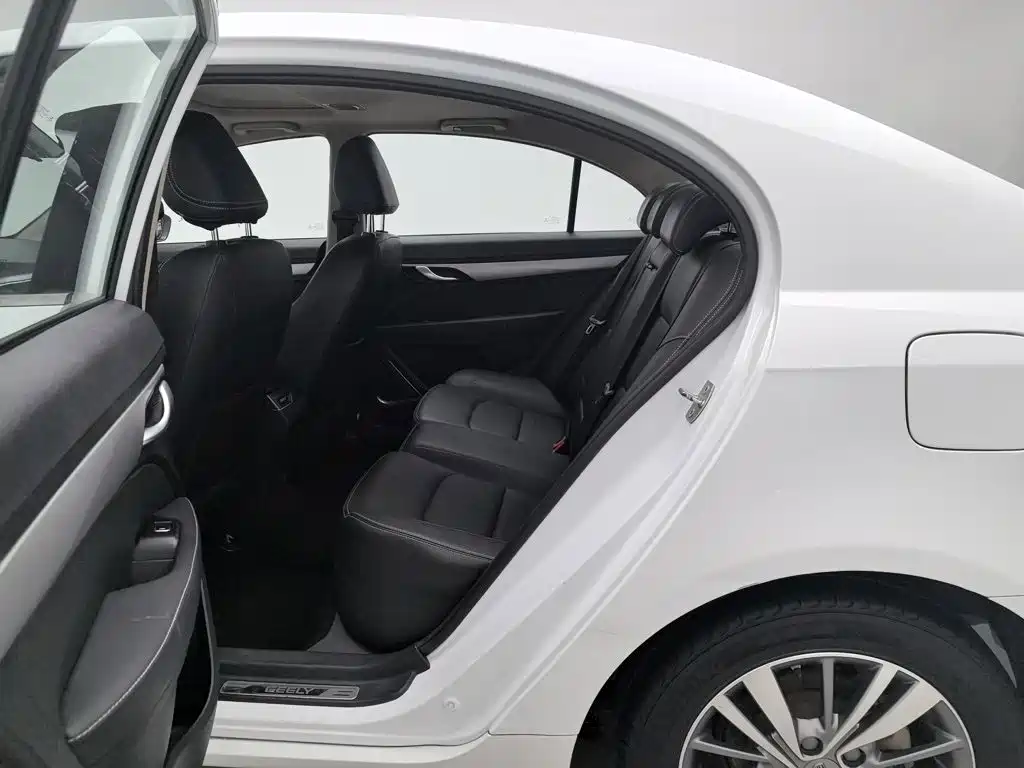 Geely Emgrand — миниатюра 15
