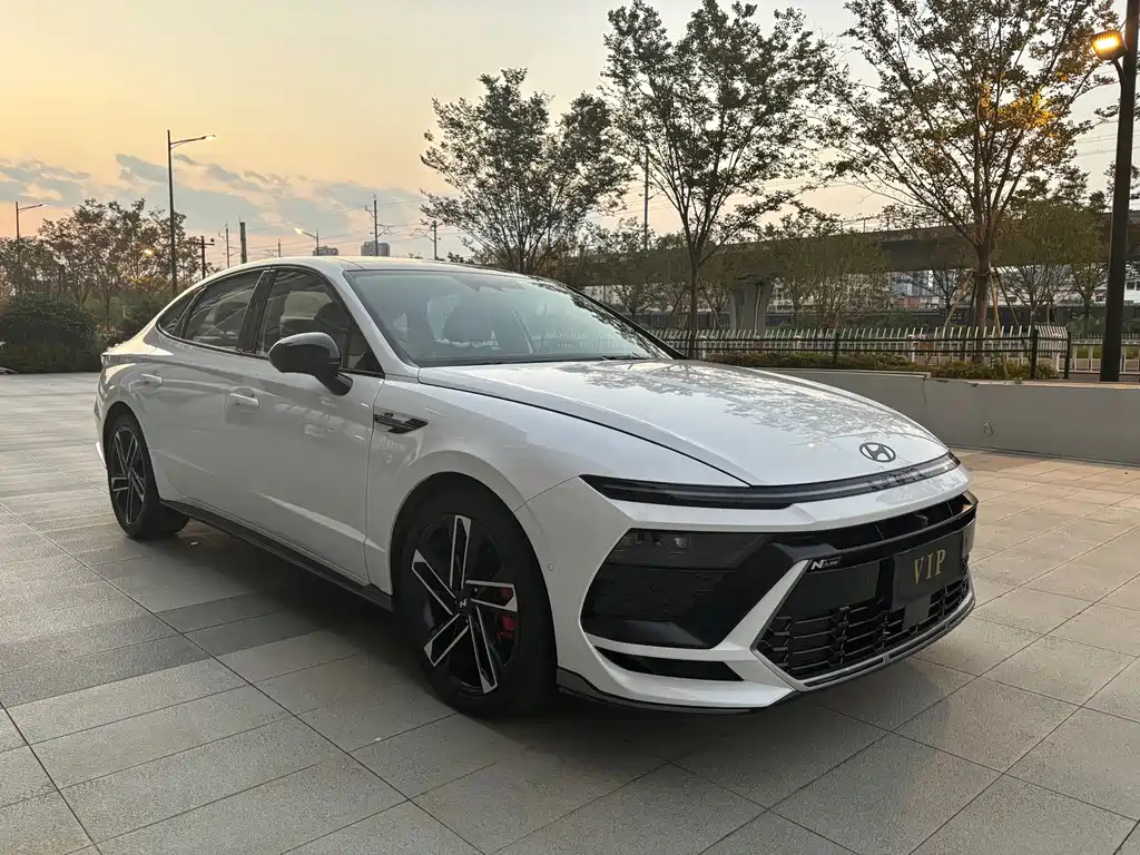 Hyundai Sonata — миниатюра 3