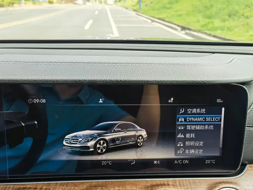 Mercedes-Benz E-Class — миниатюра 17