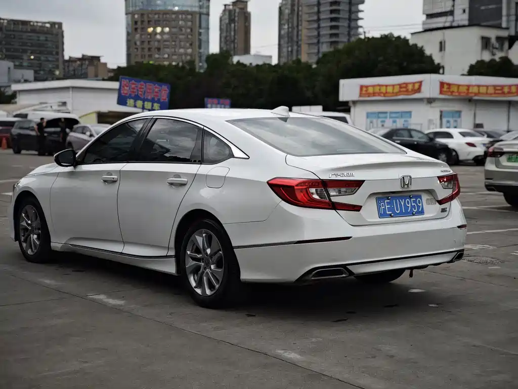 Honda Accord — миниатюра 6
