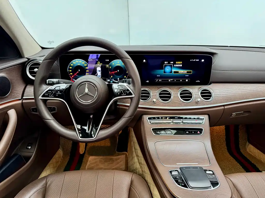 Mercedes-Benz E-Class — миниатюра 18