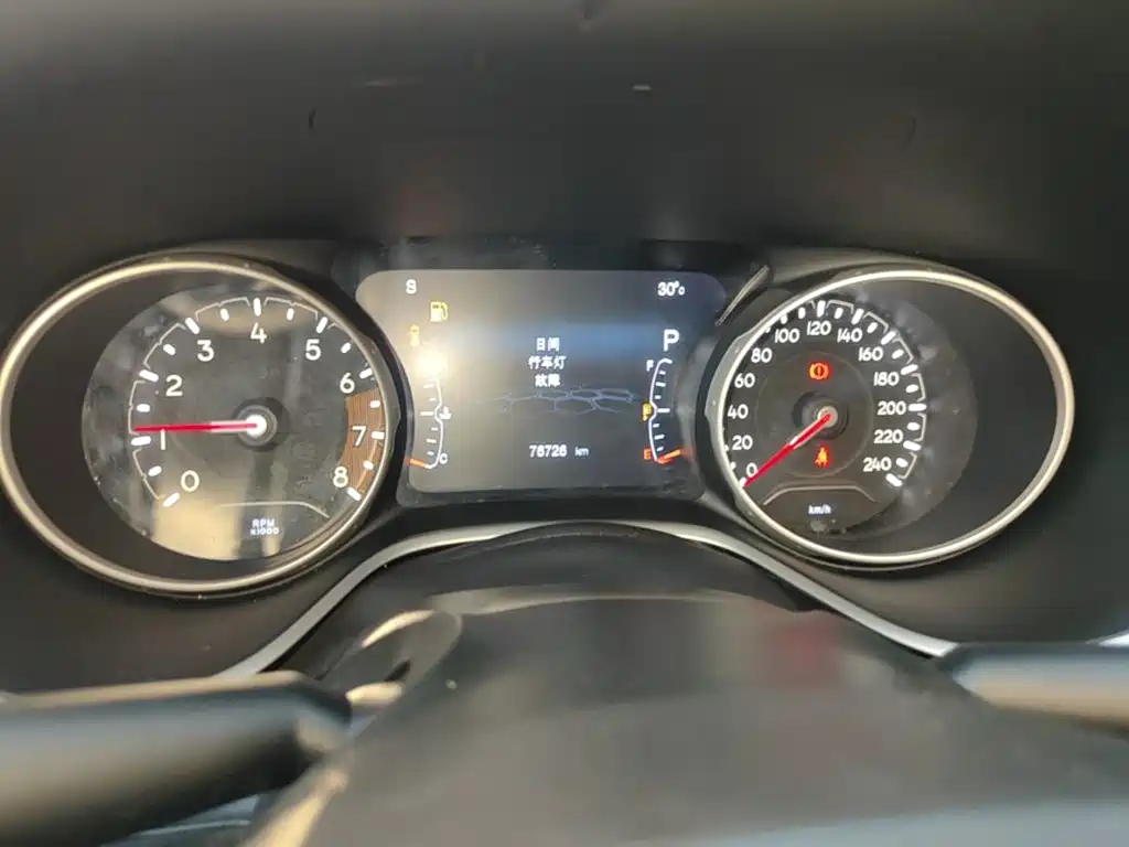 Jeep Compass — миниатюра 12