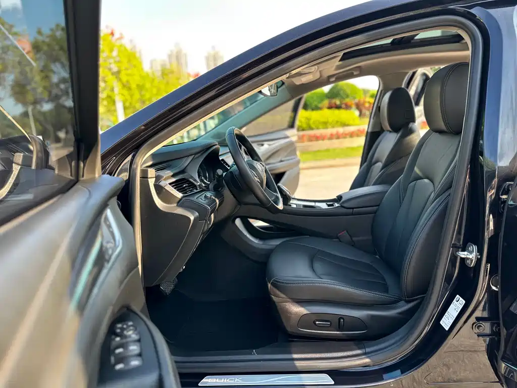 Buick LaCrosse — миниатюра 4