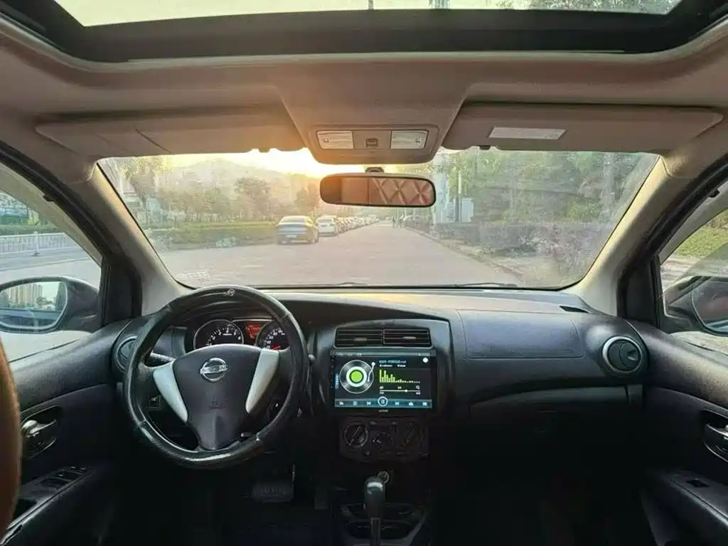 Nissan Livina — миниатюра 6